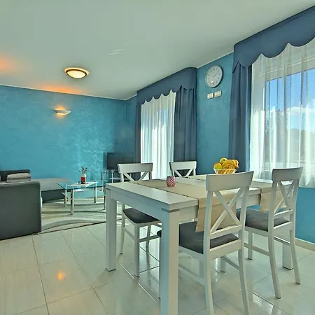Apartments Riva-Interauto Umago Esterno foto