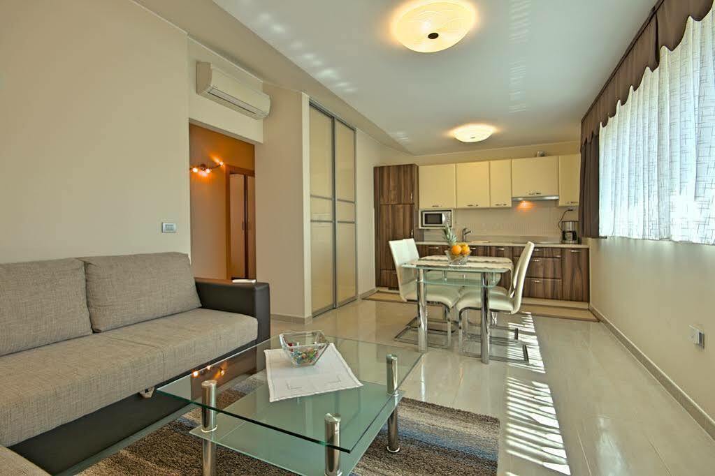 Riva-interauto Apartment *